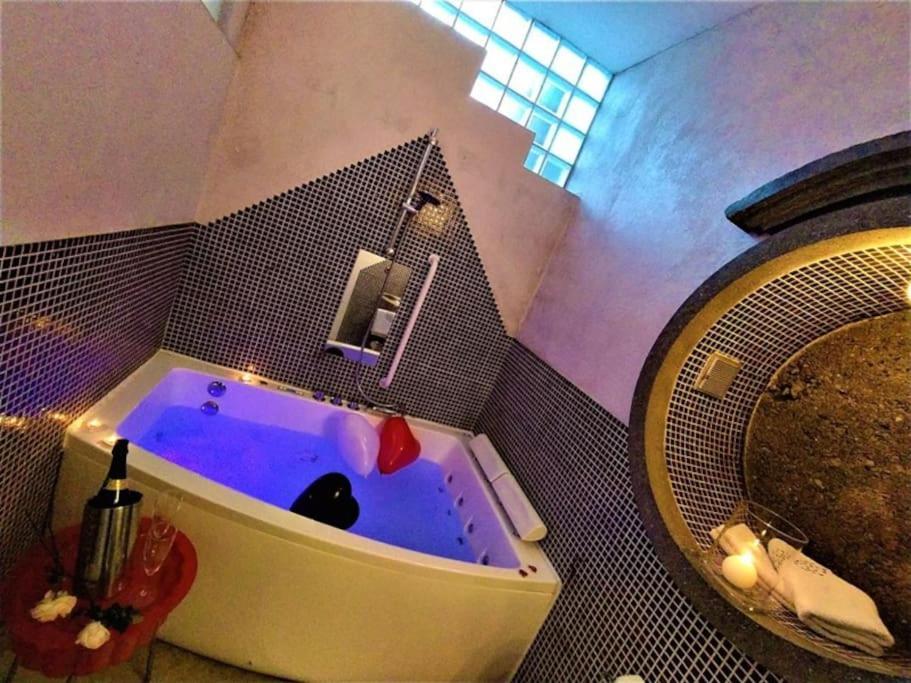 Апартаменты Zentral Club Neutron-Jacuzzi Бельмонте-де-Миранда Экстерьер фото