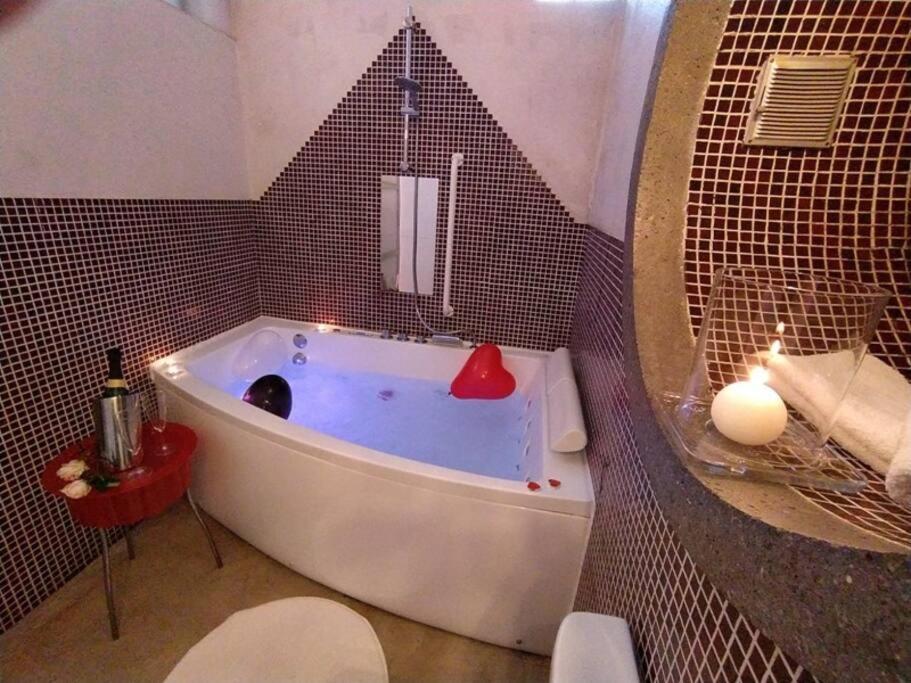 Апартаменты Zentral Club Neutron-Jacuzzi Бельмонте-де-Миранда Экстерьер фото