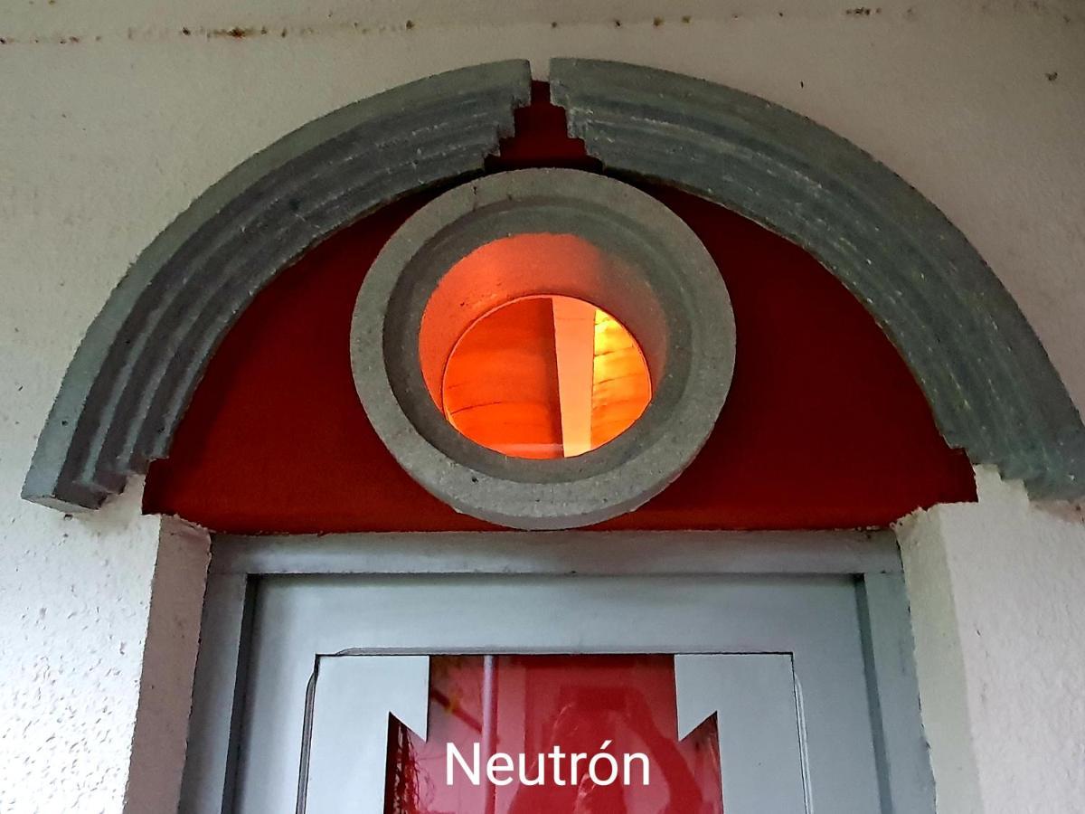 Апартаменты Zentral Club Neutron-Jacuzzi Бельмонте-де-Миранда Экстерьер фото